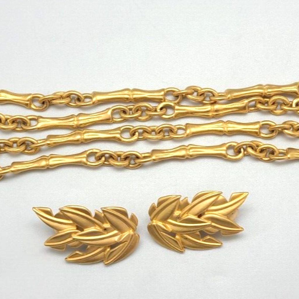 Rare Vintage Givenchy Brushed Gold Tone Set Of 40" Necklace And Clip On Earrings